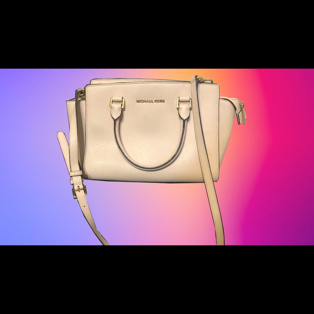 Michael Kors medium Saffiano leather tote purse